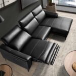Rechtes Chaiselongue-Relaxsofa aus schwarzem Leder