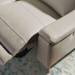 2-Sitzer-Relax-Sofa aus taupefarbenem Leder